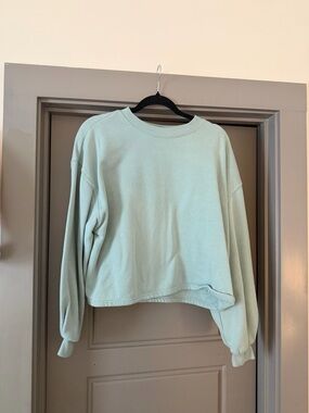 Universal Thread Mint Green Cropped Crewneck Sweatshirt